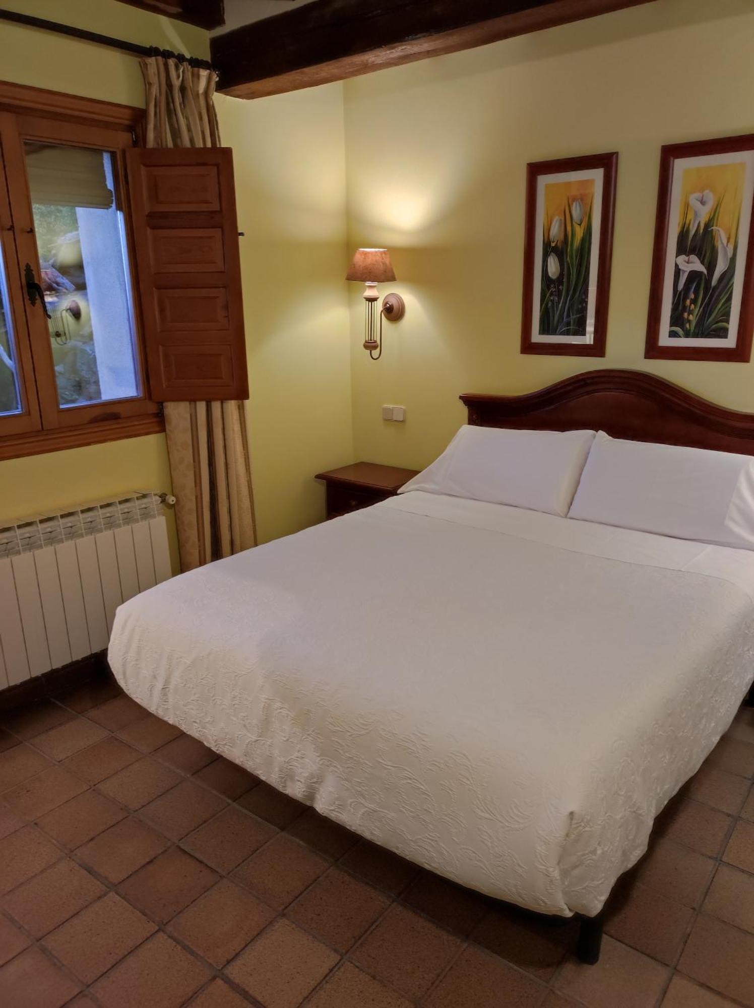 Hostal Posada La Panadera Sepúlveda Exterior foto