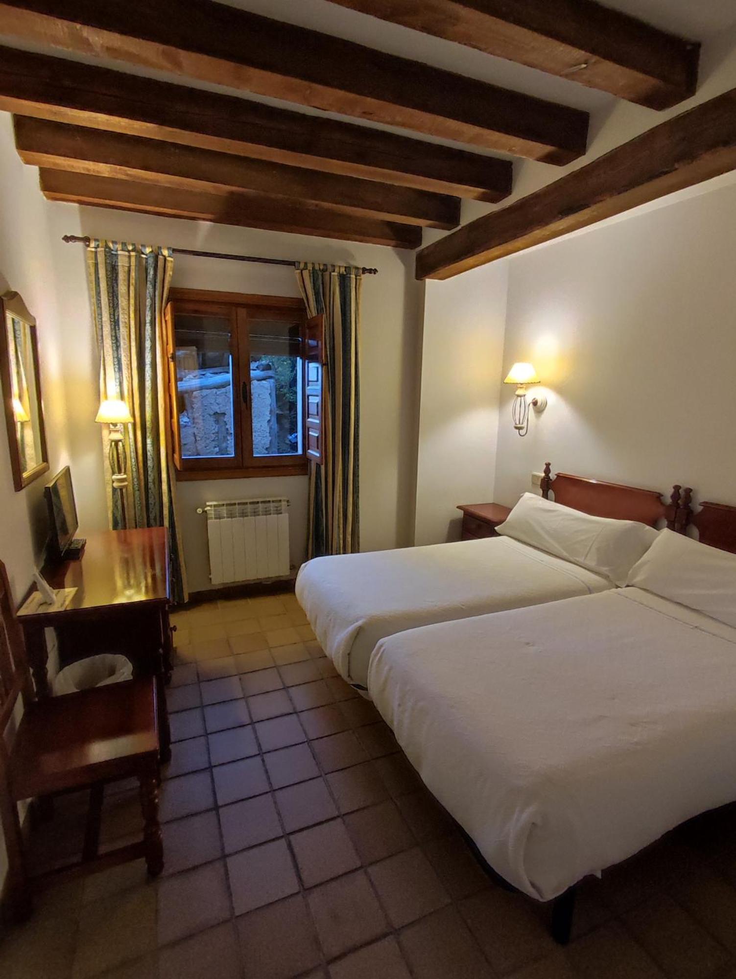 Hostal Posada La Panadera Sepúlveda Exterior foto