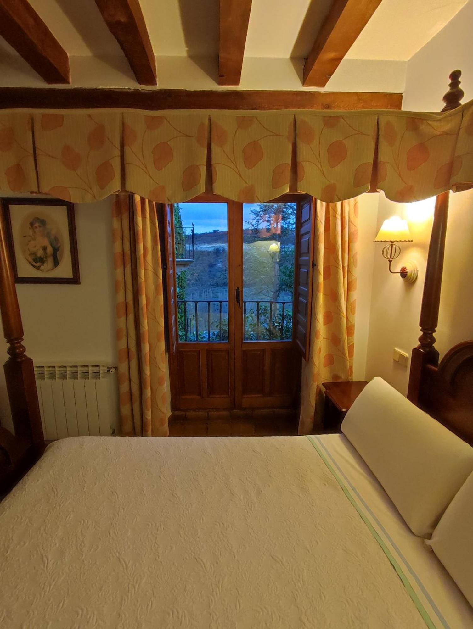 Hostal Posada La Panadera Sepúlveda Exterior foto